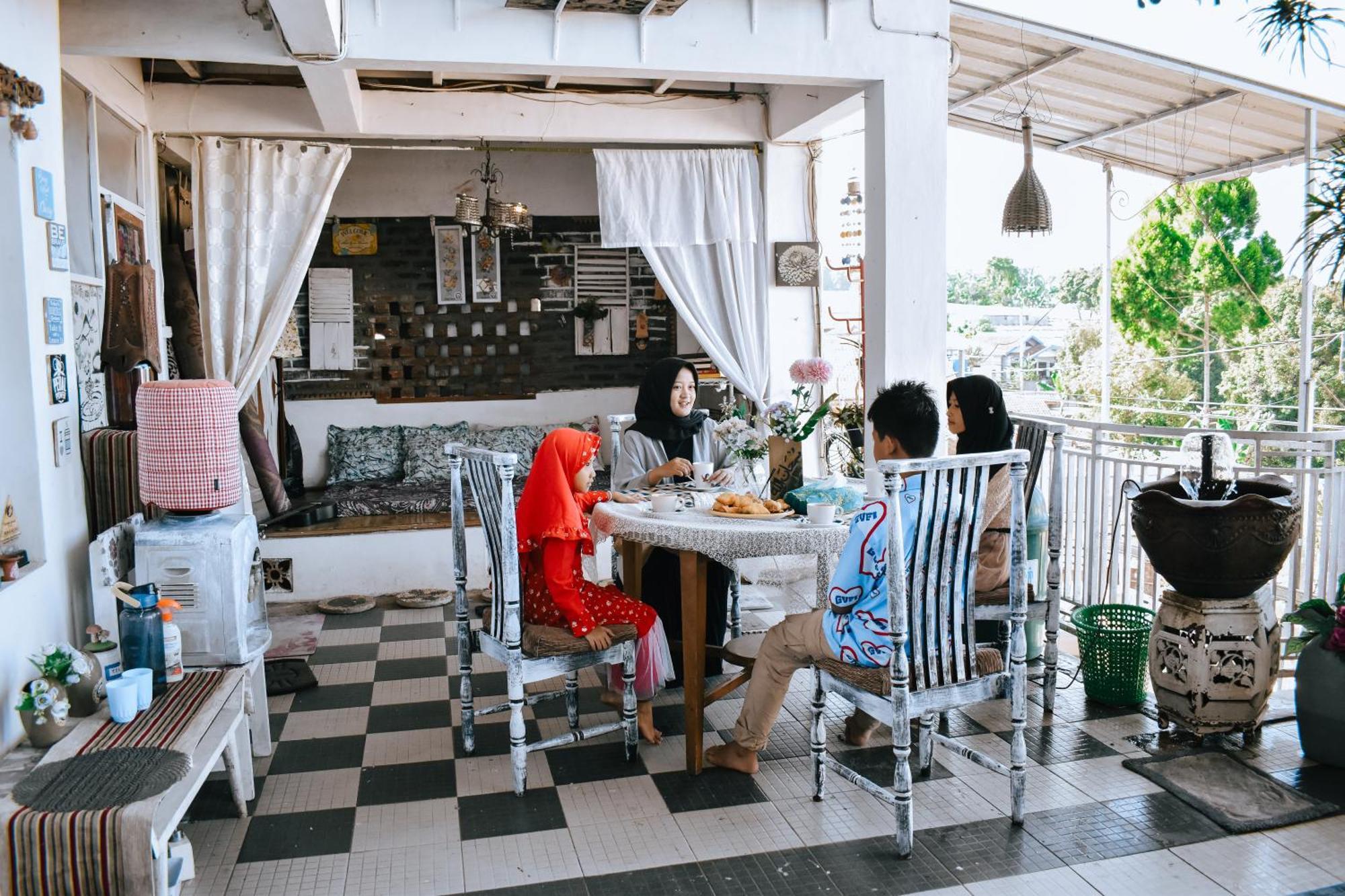 Imah Seuri By Kaya Rooms Tutugan Buitenkant foto
