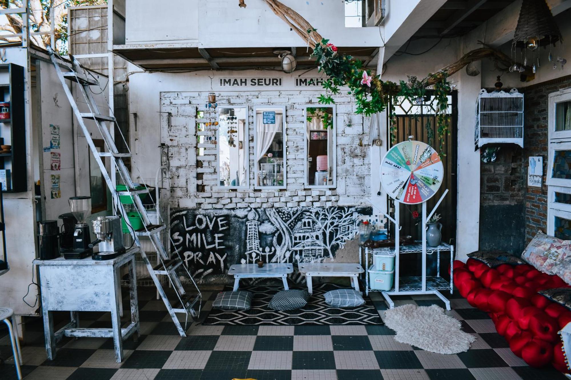 Imah Seuri By Kaya Rooms Tutugan Buitenkant foto